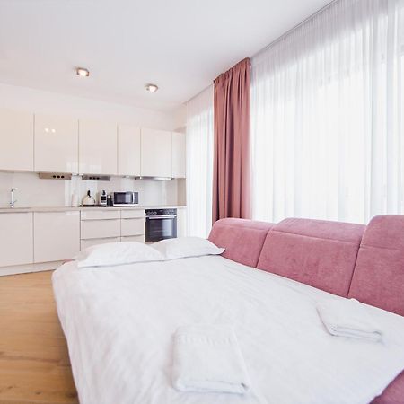 Pink Sahara Near City Center Oradea Exterior foto