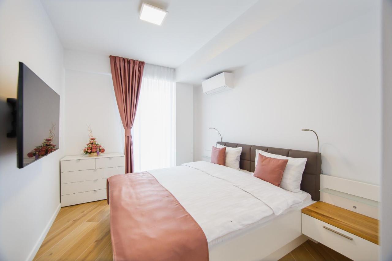 Pink Sahara Near City Center Oradea Exterior foto