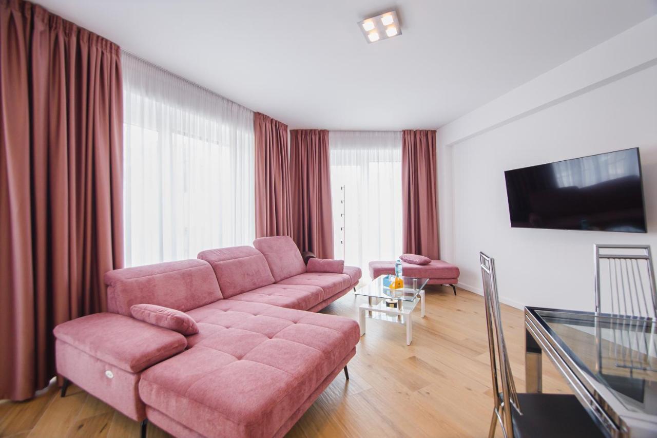 Pink Sahara Near City Center Oradea Exterior foto