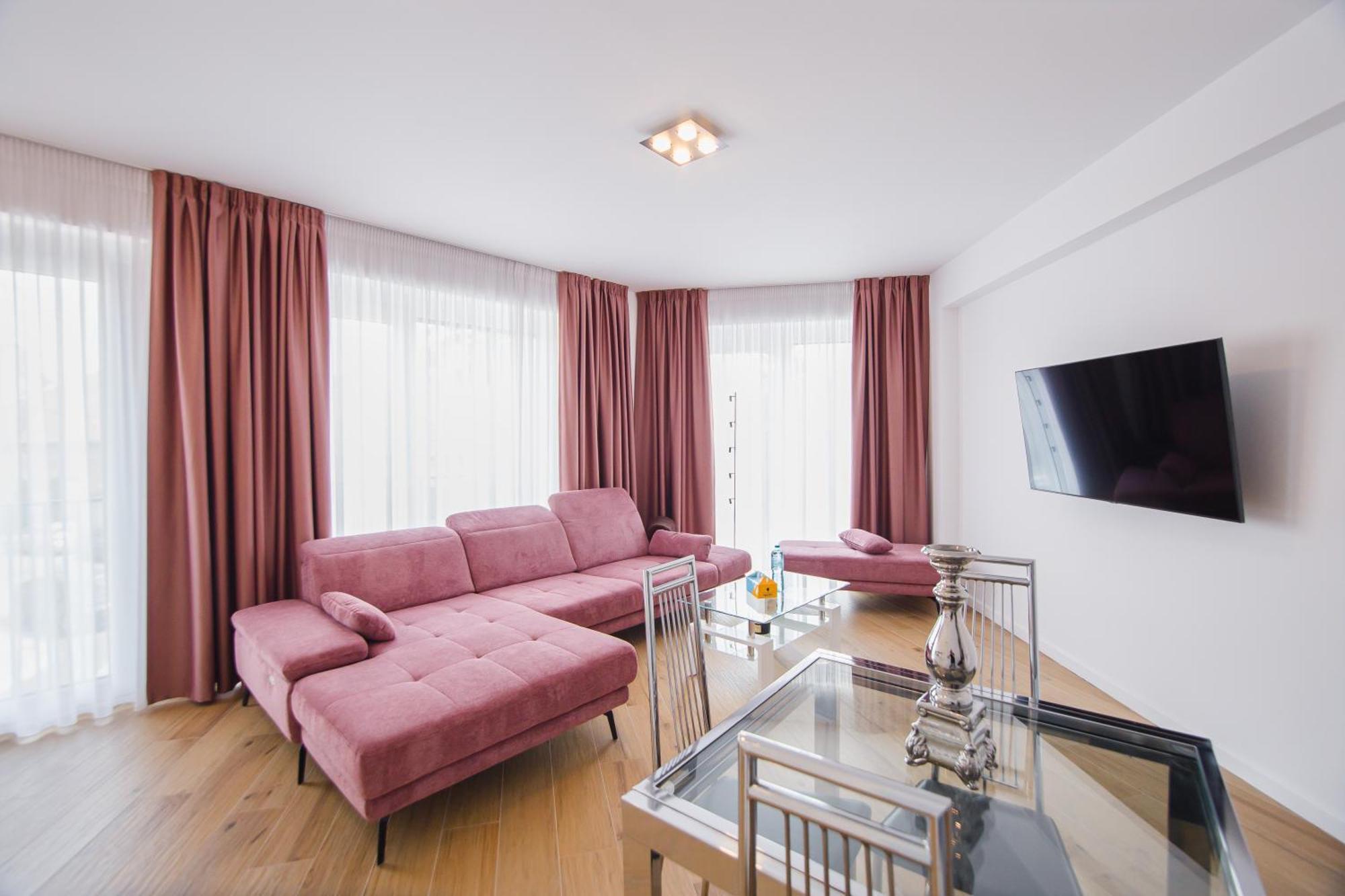 Pink Sahara Near City Center Oradea Exterior foto